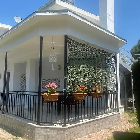 Gjiri I Lalezit, Appartamento