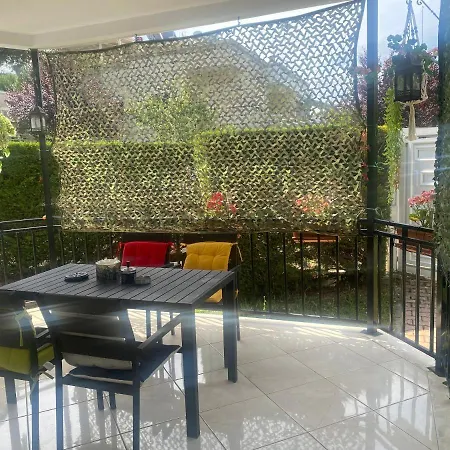 Gjiri I Lalezit, Apartment